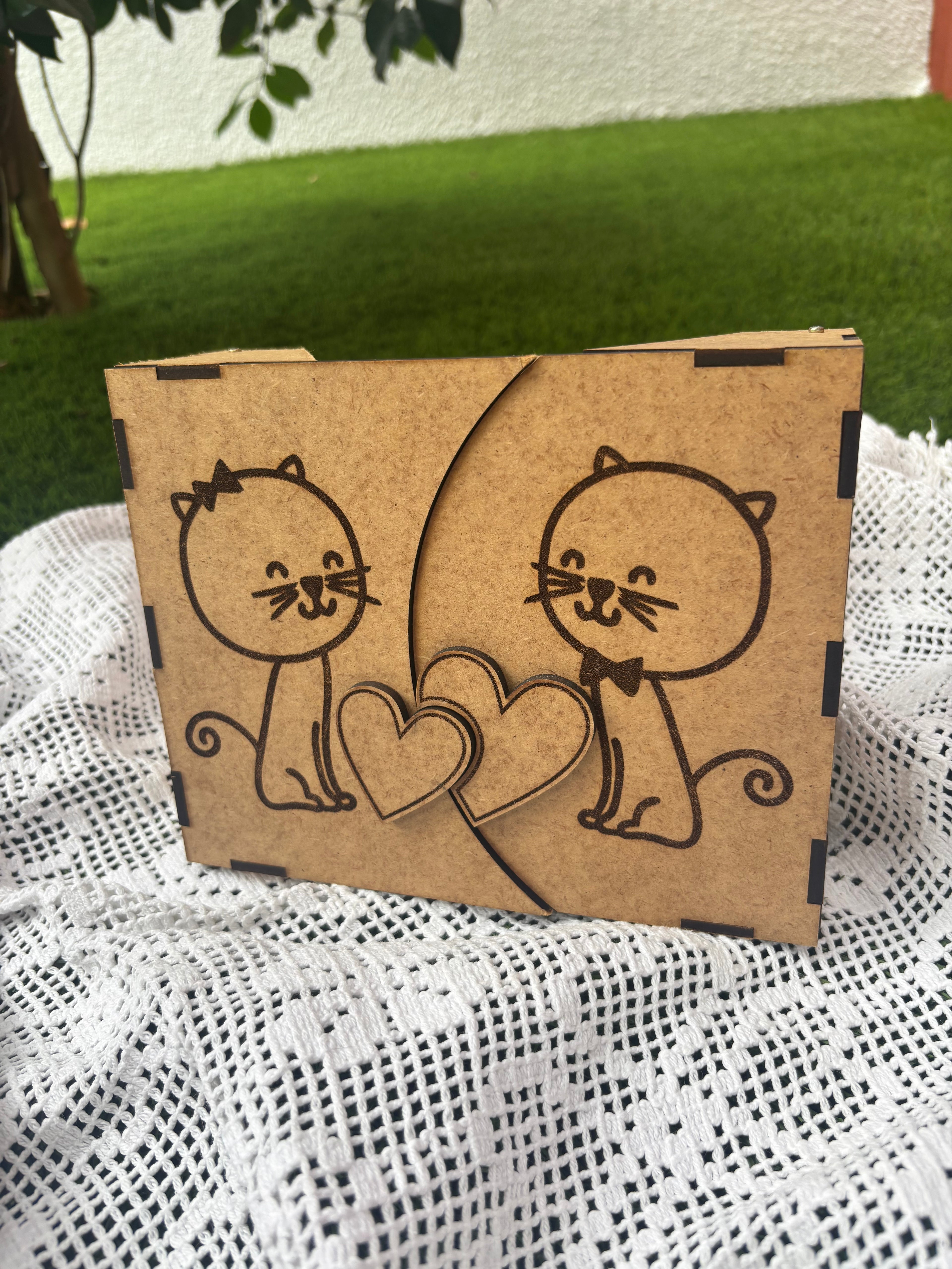 Caixa "Gatinhos Apaixonados"