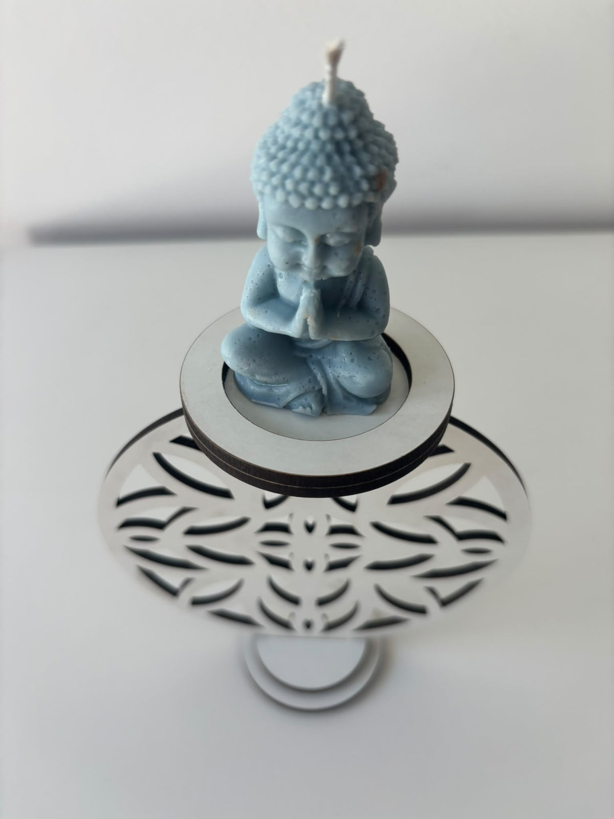 Suporte Elevado em MDF com Vela Perfumada "Buda"