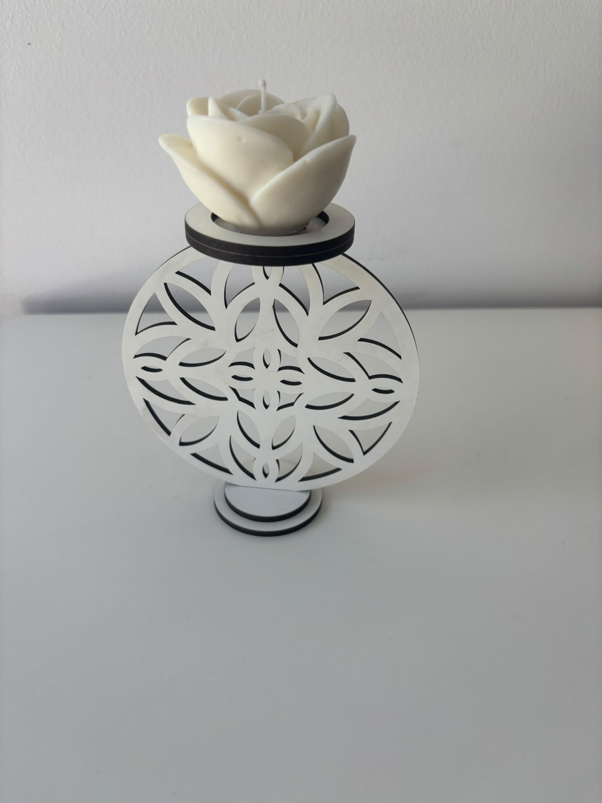 Suporte Elevado em MDF com Vela Perfumada "Rosa"