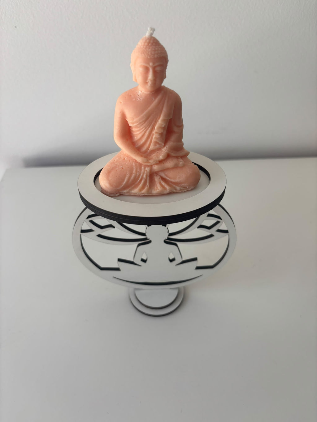 Suporte Elevado em MDF com Vela Perfumada "Buda"