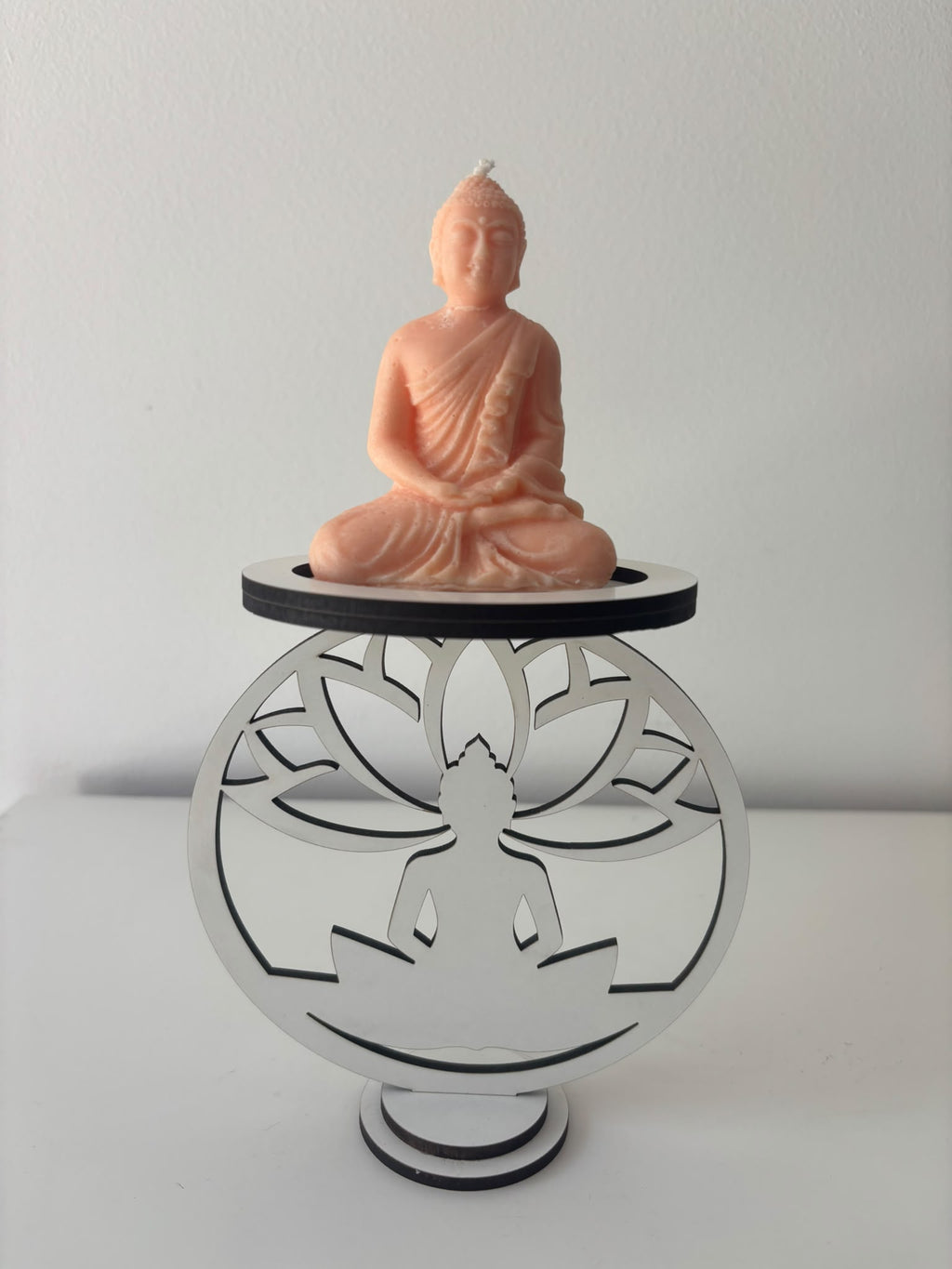 Suporte Elevado em MDF com Vela Perfumada "Buda"